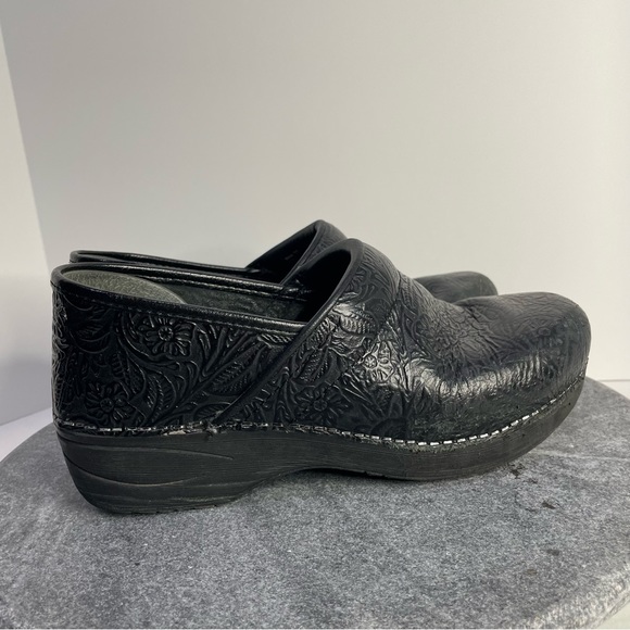 Dansko Black Tooled Leather Slip On Clogs Professional XP 2.0 Size 39 - Picture 6 of 11